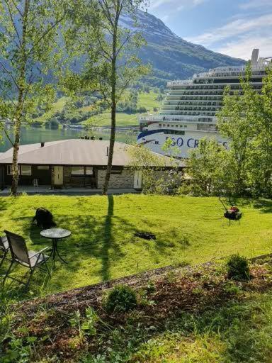 Moderne Panoramaleilighet 3-Roms I Olden Luaran gambar